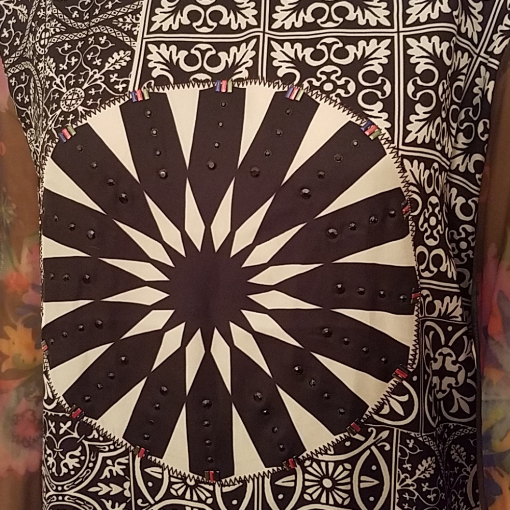 Desigual pullover Blouse  Sz Large New w/o tag! - Picture 4 of 8